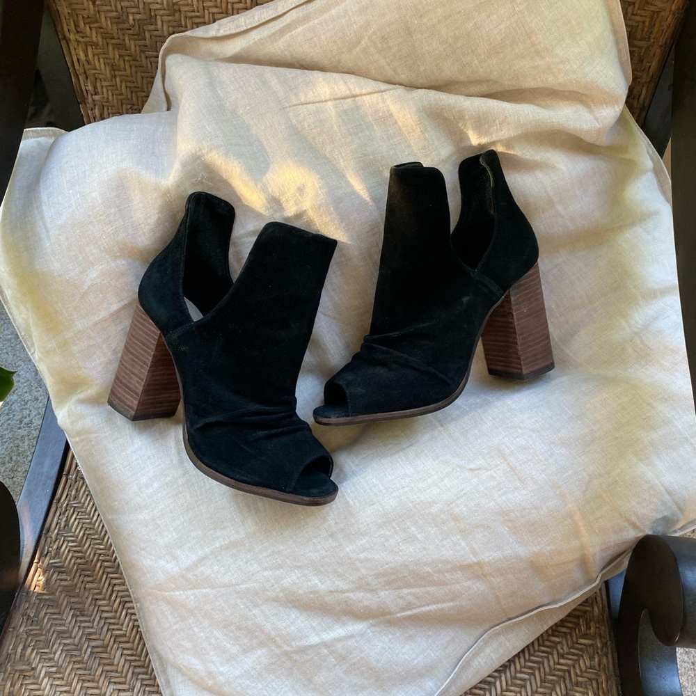 Kristin Cavallari x Chinese Laundry bootie